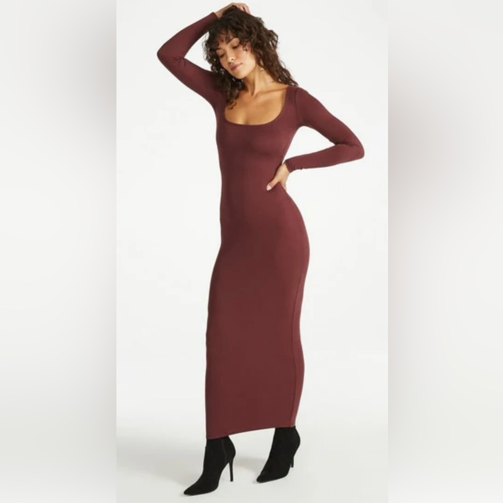 Shoe Dazzle Long Sleeve Knit Dress
